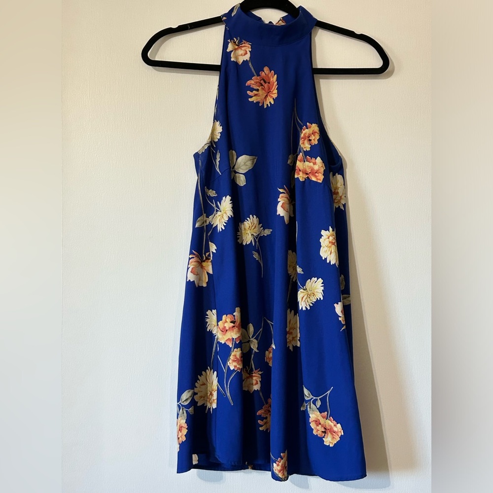 Stunning blue floral dress. Lightly worn. Lulus online.